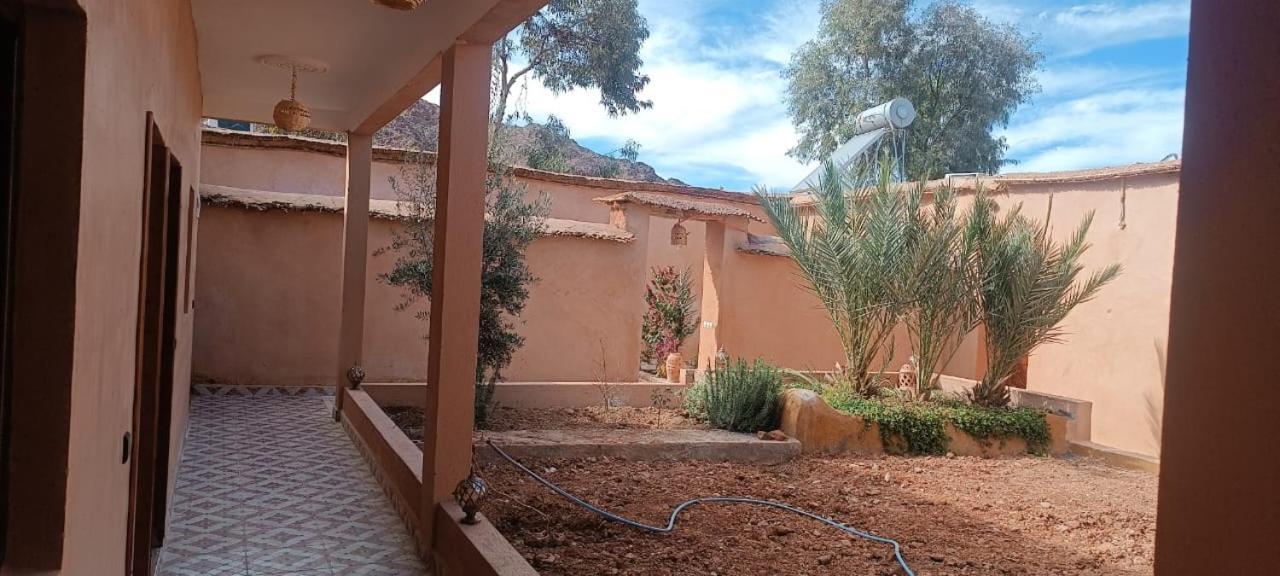 Auberge Restaurant Tissili " Oasis De Fint" Exterior photo